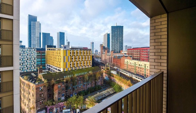 NEW Stunning 2 Bed Flat in Manchester Sleeps 4