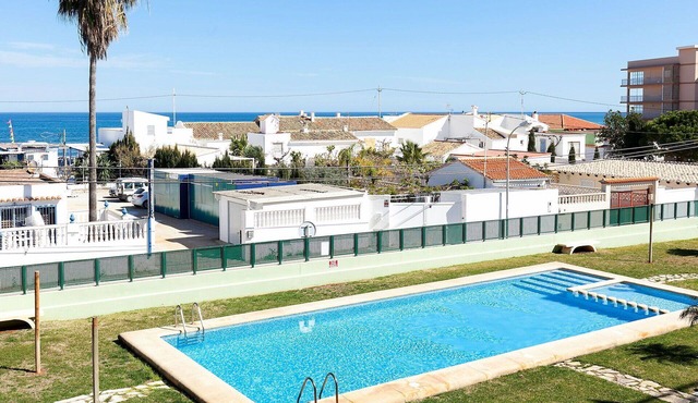 Nice apartment for 6 people with WIFI, A/C, pool, TV and terrace