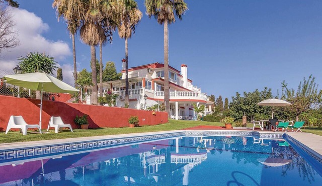 Nice apartment in Malaga with swimming pool