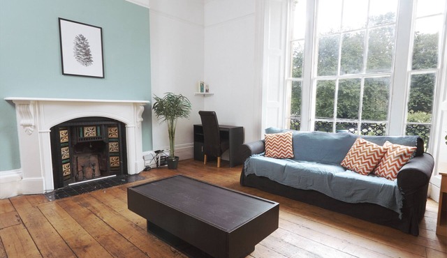 No 4 Georgian Shared House - By Clifton Short Lets
