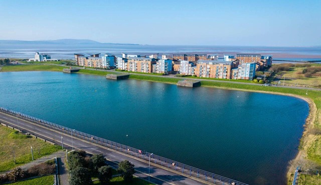 Ocean View - 2 Bedroom Apt - Llanelli