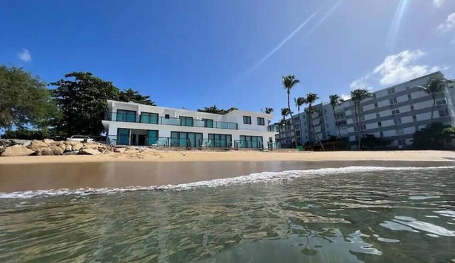 Oceanfront Apartment with Balcony on Corcega Beach