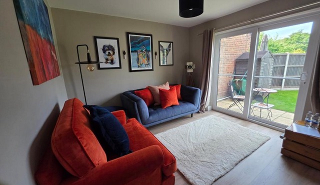 Olive & Ember - 1 Bed with private garden