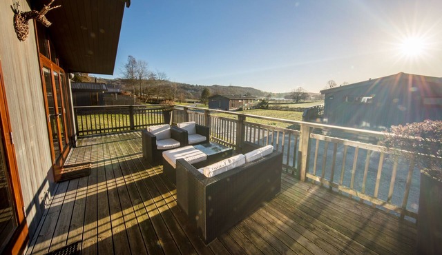Organic 5 Star Cedar Lodge With Stunning Views Across Esthwaite Water