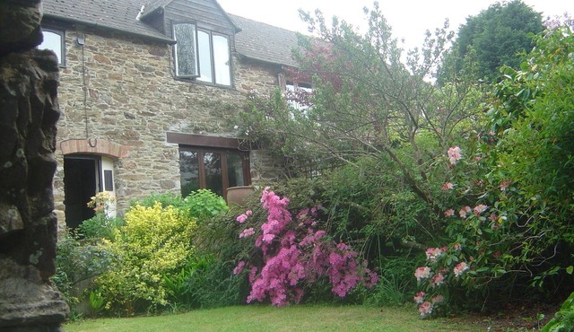 Outstanding barn conversion close to sea
