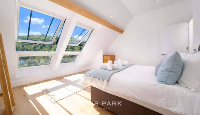 Overwater Point – 2-Bed River View Apartment at Tors Park