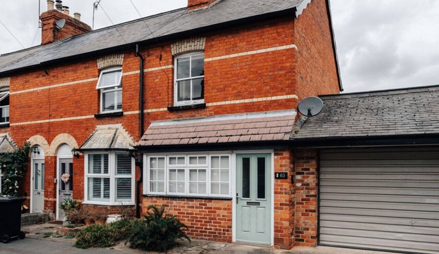 Park End House - Parking, Pet Friendly