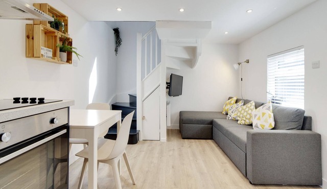 Pass the Keys | 19th Century Barn with Free Parking