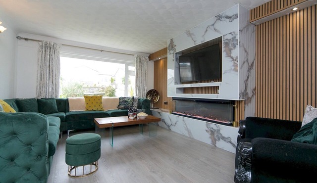 Pass the Keys | Centrally Located Modern Seaside House