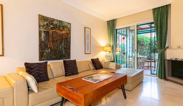 Pass the Keys | Charming Andalusian Ground Floor with Patio