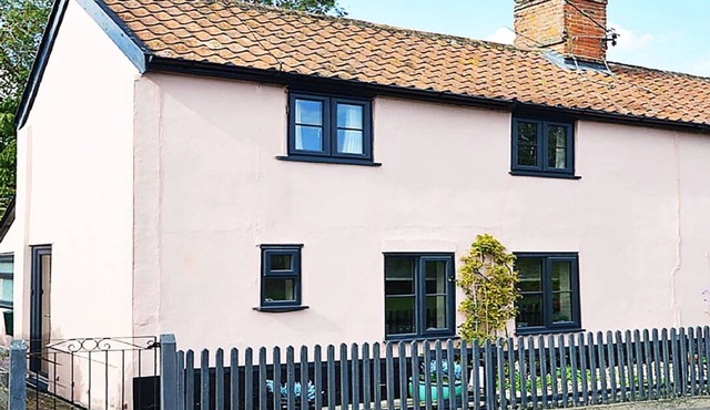 Peaceful 2BR Suffolk Retreat Near Sizewell