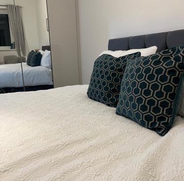 Peaceful Get Away Room In Hilton House