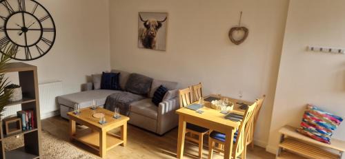 Penrith Centre Luxury 2 Bedroom Apartment with Parking