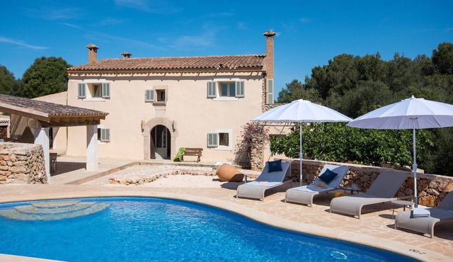 Perfectly equipped finca with sea views in a quiet, rural setting