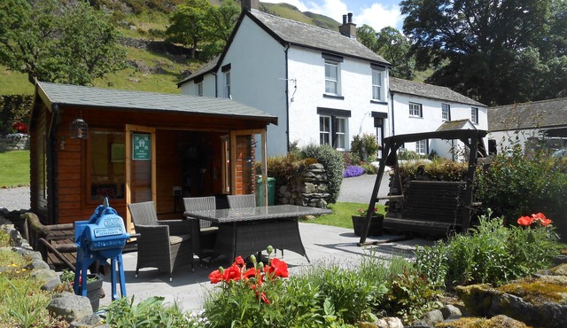 Picturesque Cottage with exceptional views of fells, near A66 & Keswick