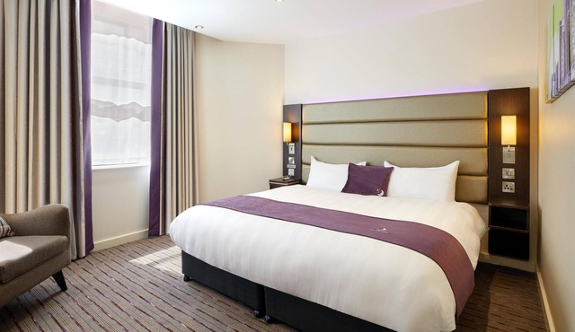 Premier Inn Bristol South