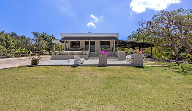 Private Hill surrounded by natural mountains, neighbored to secluded beaches.