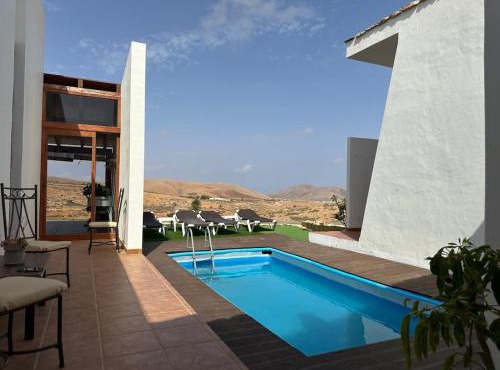 Private villa with pool in the mountains