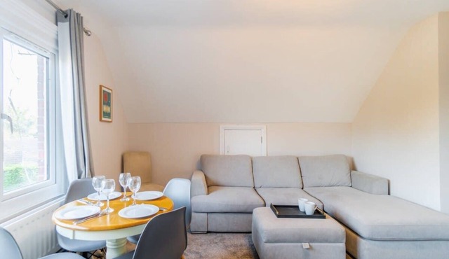 Racing Royalty: 2-Bed, Ascot, Parking By Tempstay