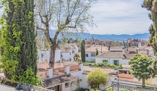 Relaxing house in Granada with seasonal pool
