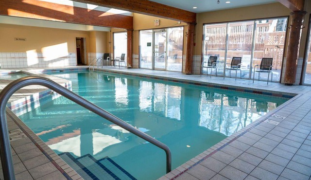 Renovated Condo At The Base of Tunnel Mountain!