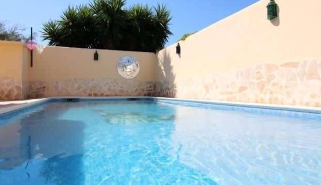 Roberto - Walk To Amenities /Pool/Wifi