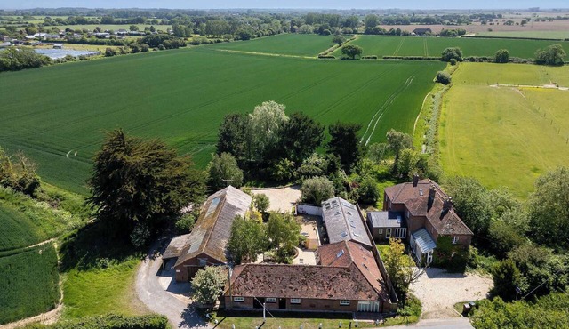 Rural Cottage Accommodation for 14