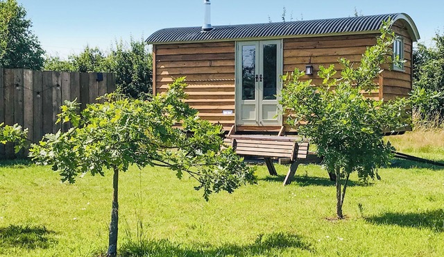 Ryeland Hut - QU7632
