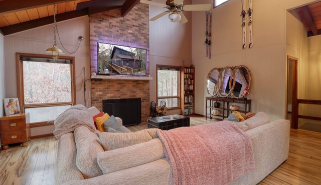 Sauna☆Pool Table☆Bar☆2 Fireplaces☆ 4 Bedroom+Loft Cabin☆ On Bryce Resort