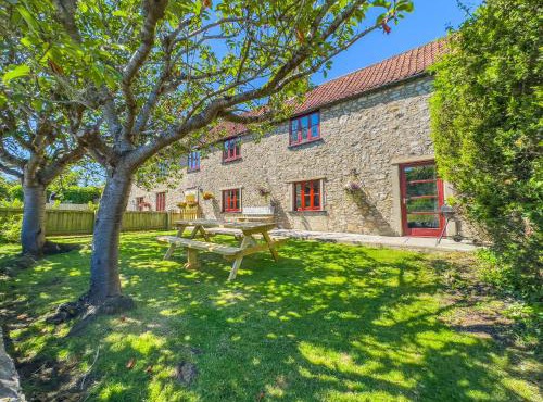 Seaside-Dog Friendly-Country Cottage-w log burner