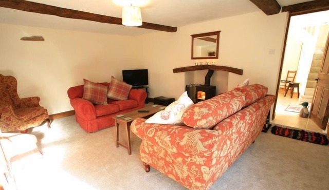 Semi-detached luxurious farmhouse located in a tranquil position