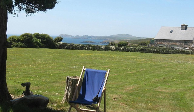 Skomer View, Solva - Two Bedroom Apartment, Sleeps 4