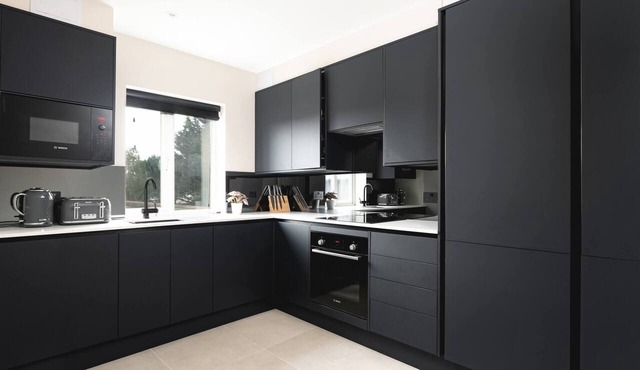 Skyvillion -4bed Cozy Cockfosters Apt Mins To Tube