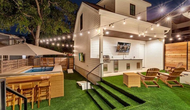 Sleeps 19 | Pool | Game Room | Luxury 5BR Retreat