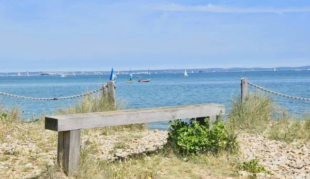 Solent Landing Beachfront Escape