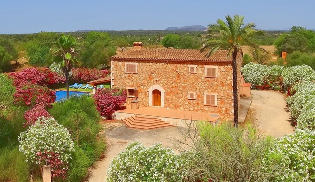 Son Mas, Wi-fi free, Private Pool, Garden, 15 Minutes from the beach Es Trenc