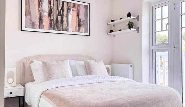 Spacious 2BR Home | 3 Parking | Offers Weekly Stay