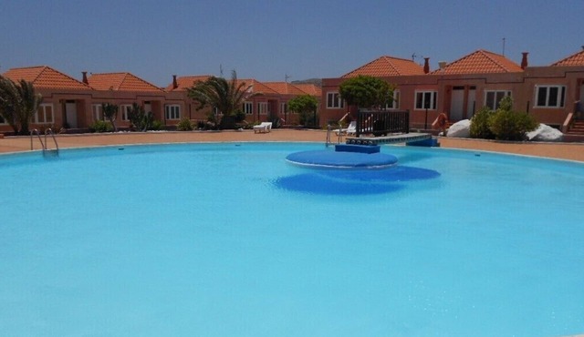 Spacious 3 bed/2 bath house, on a gated complex, Fibre Wifi. Two communal pools.