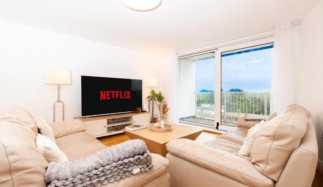 Spacious 3BR Apartment with River View & Terrace, Families Only