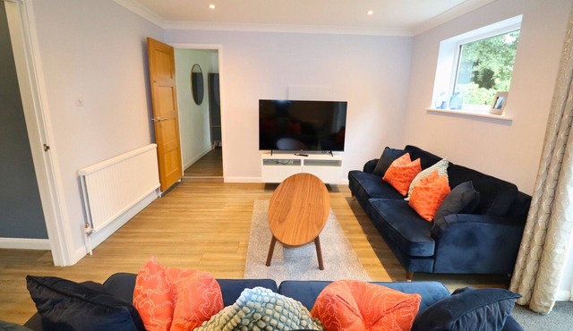 Spacious 5-Bedroom Home with Large Garden in Egham