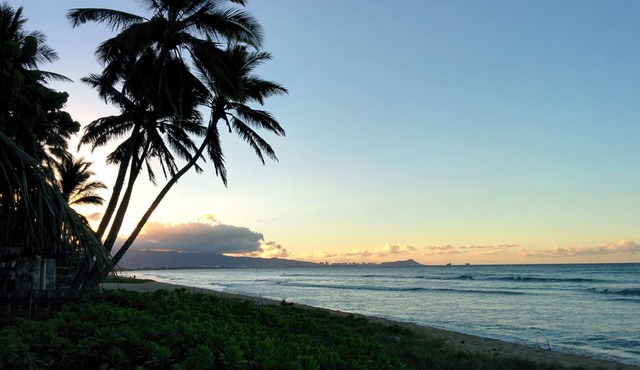 Spacious Ewa Beach Guesthouse On Beachfront Lot 30-day minimum.