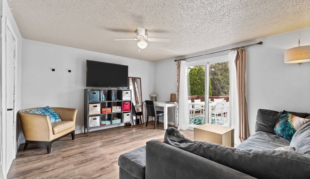 Spacious Loft for Families | Kitchen, Deck & Fast Wi-Fi