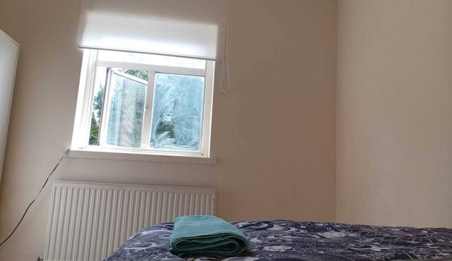 Spacious lovely double room centred in the heart of London.