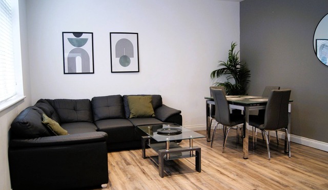 Spacious & Modern - 3 Bedroom - Gated - Free Parking - Jewellery Quarter