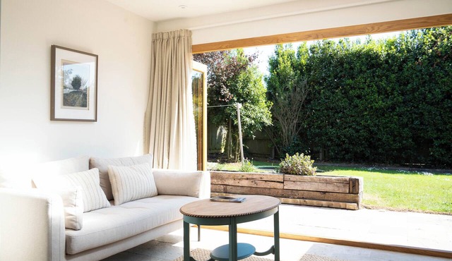 Spacious seaside home, stroll to the beach! A perfect Isle of Wight getaway.