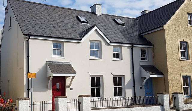Spacious self-catered accommodation in the heart of St Davids.