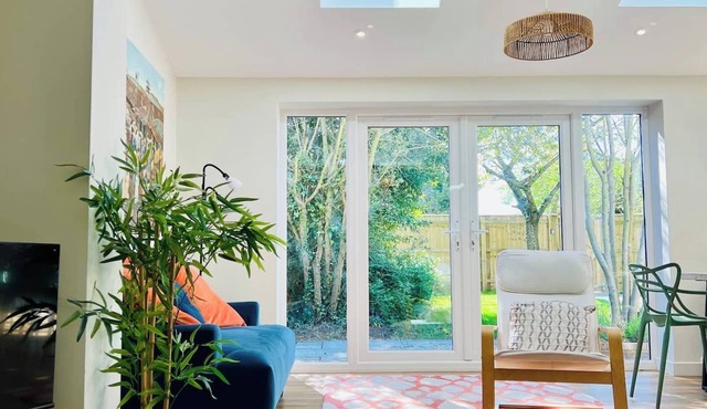 Spacious & Sunny Cottage Close to Suffolk Coast