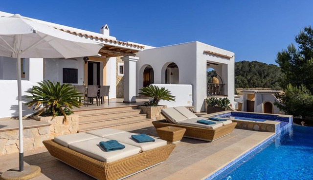 Special offer: Villa Almond with sea views