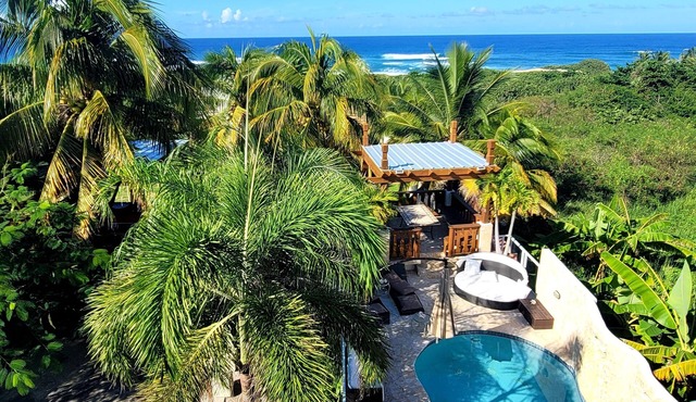 Steps from Water & Restaurants, right at Jobos beach!, Great Location!