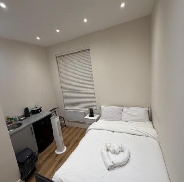 Studio Flat Acton Town